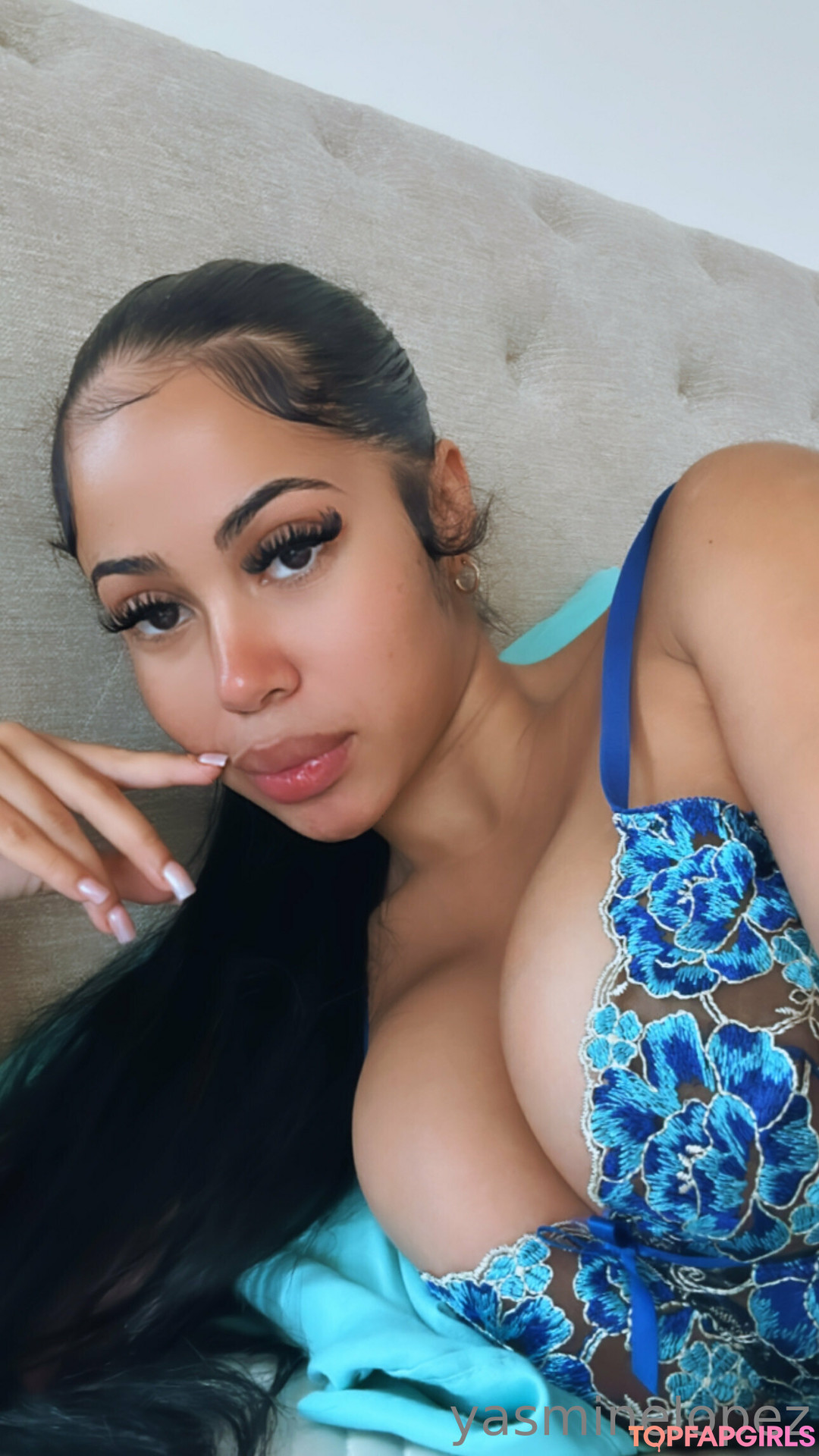 Naakte gelekte OnlyFans-foto van Yasmine Lopez #120