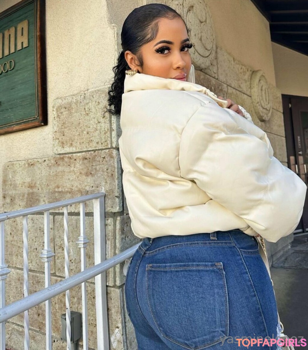 Naakte gelekte OnlyFans-foto van Yasmine Lopez #189