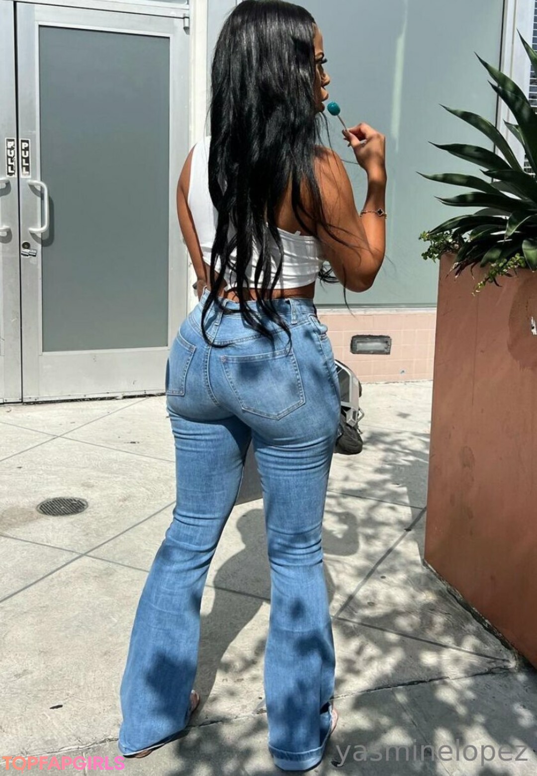 Naakte gelekte OnlyFans-foto van Yasmine Lopez #321