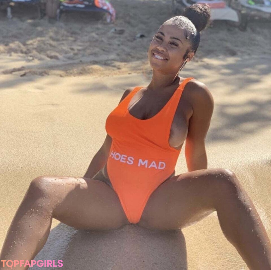 Naakte gelekte OnlyFans-foto van Yasmine Lopez #383