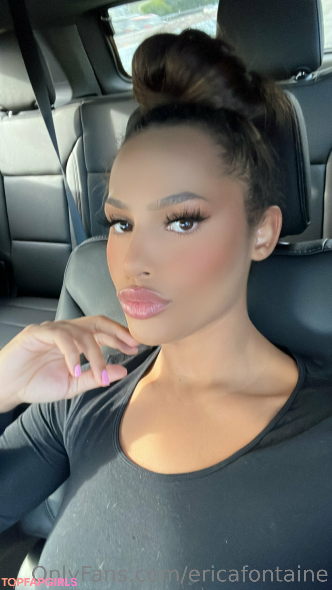 Naakte gelekte OnlyFans-foto van Erica Fontaine #172