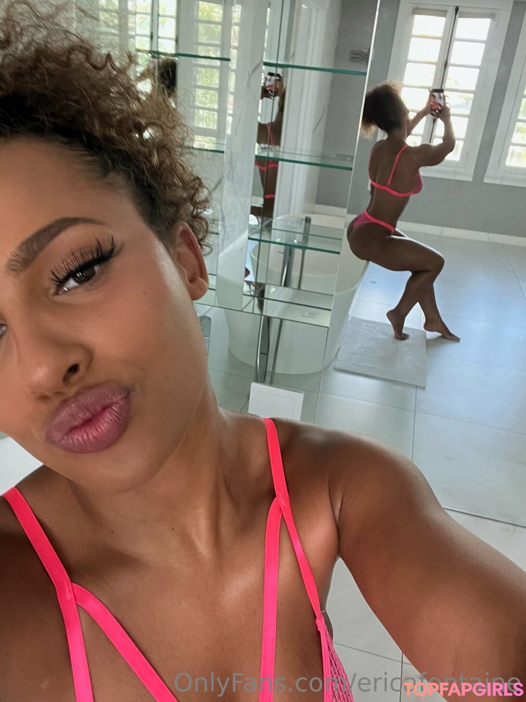 Naakte gelekte OnlyFans-foto van Erica Fontaine #185