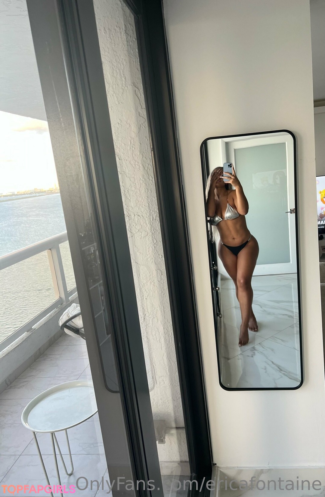 Naakte gelekte OnlyFans-foto van Erica Fontaine #246