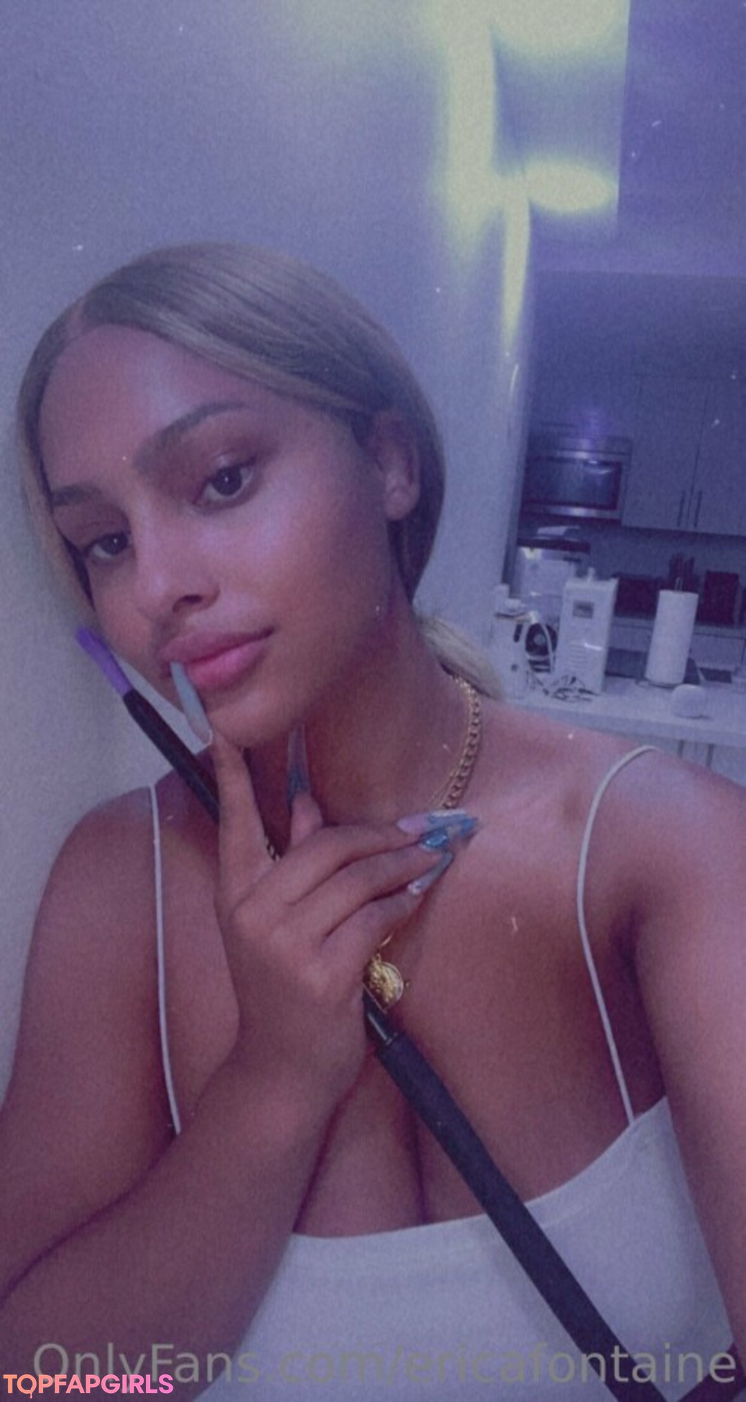 Naakte gelekte OnlyFans-foto van Erica Fontaine #26