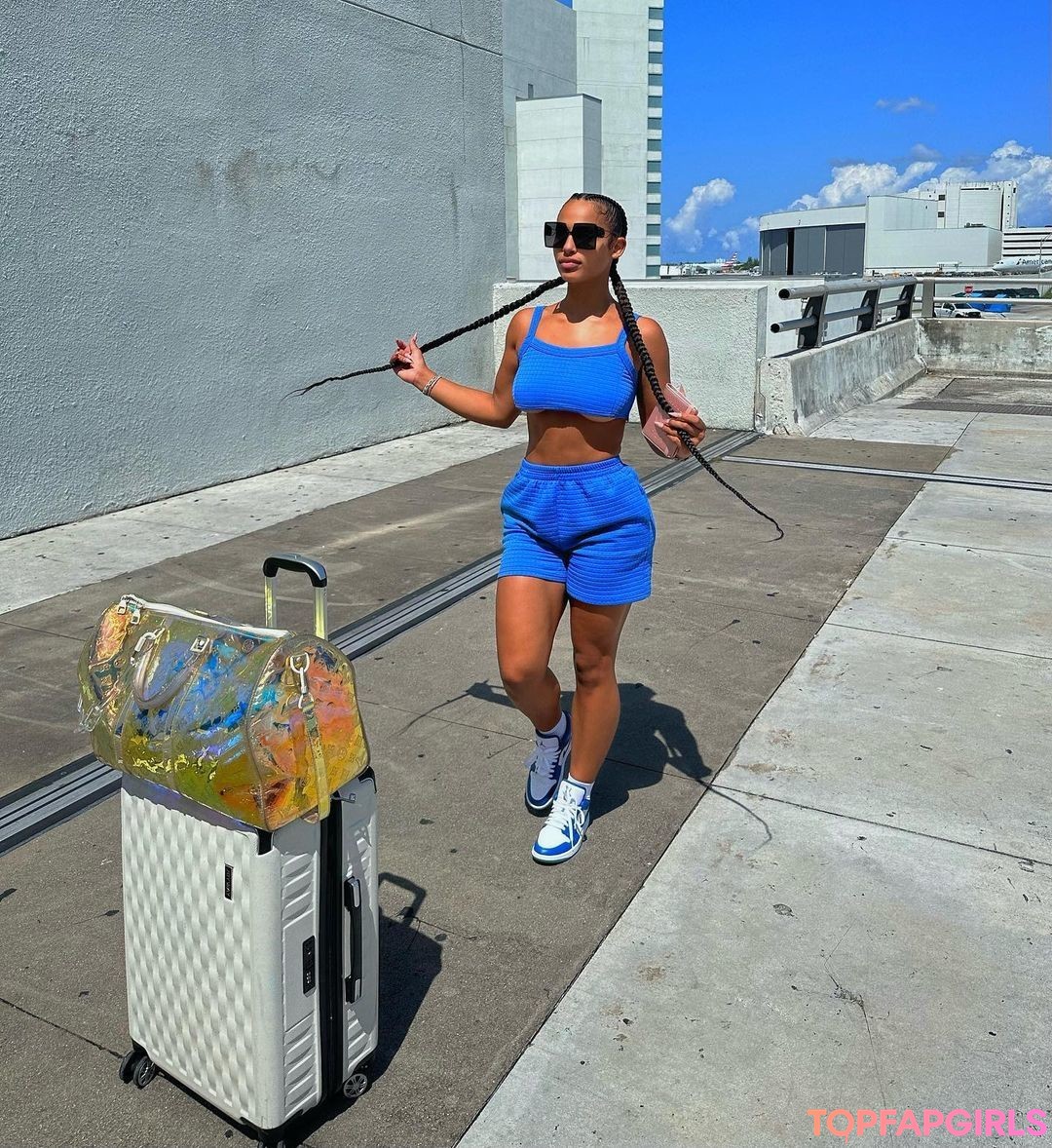 Naakte gelekte OnlyFans-foto van Erica Fontaine #85