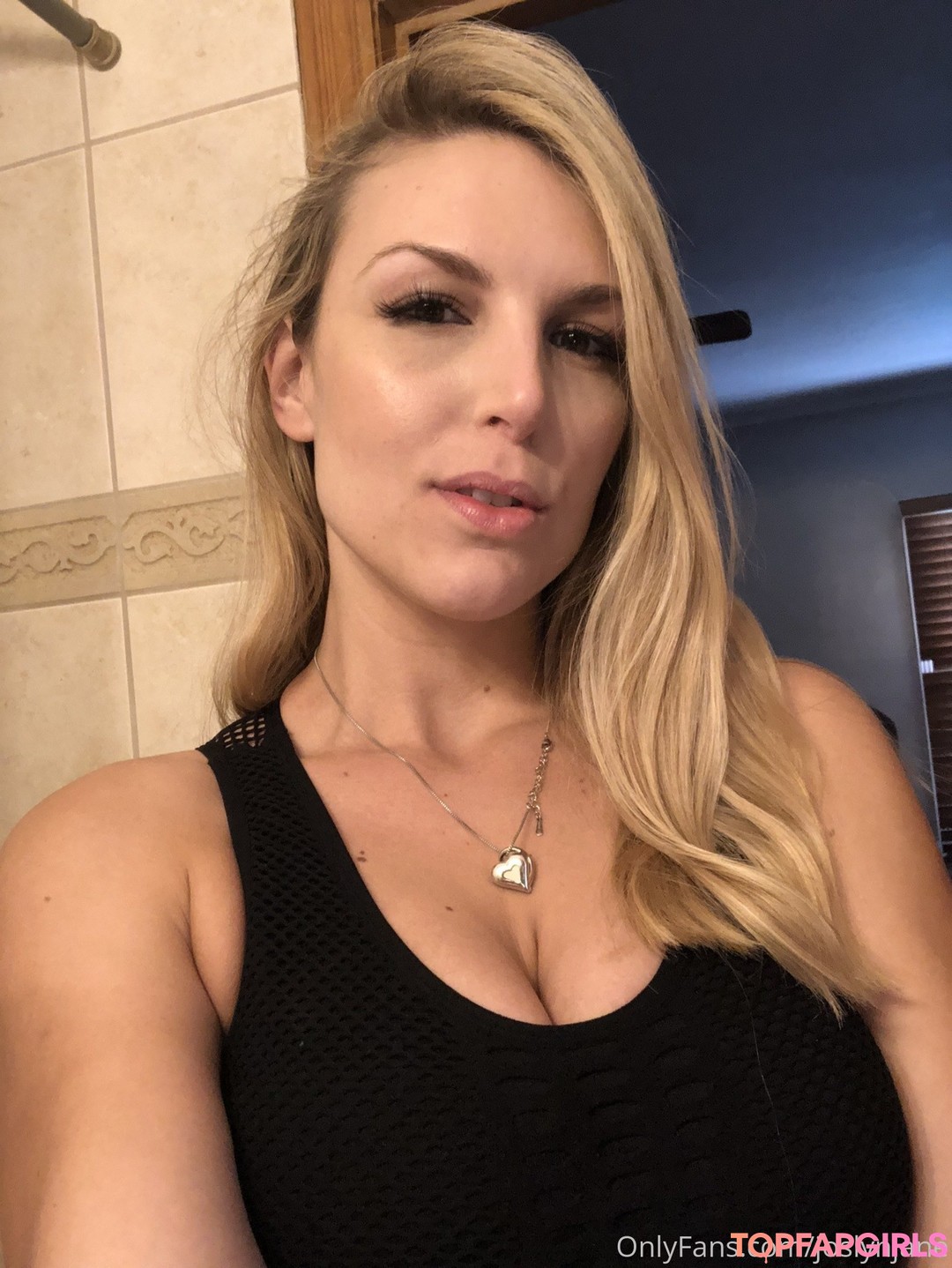 Naakte gelekte OnlyFans-foto van Joslyn Jane #1433