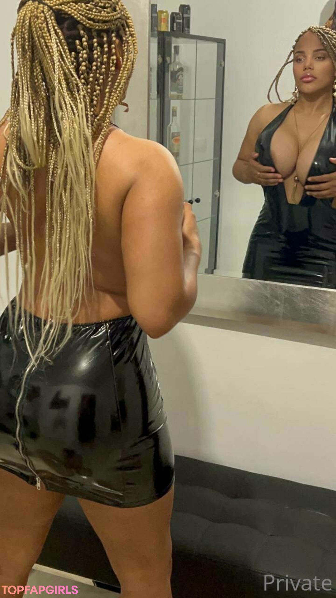 Naakte gelekte OnlyFans-foto van Miss Bonnie #17