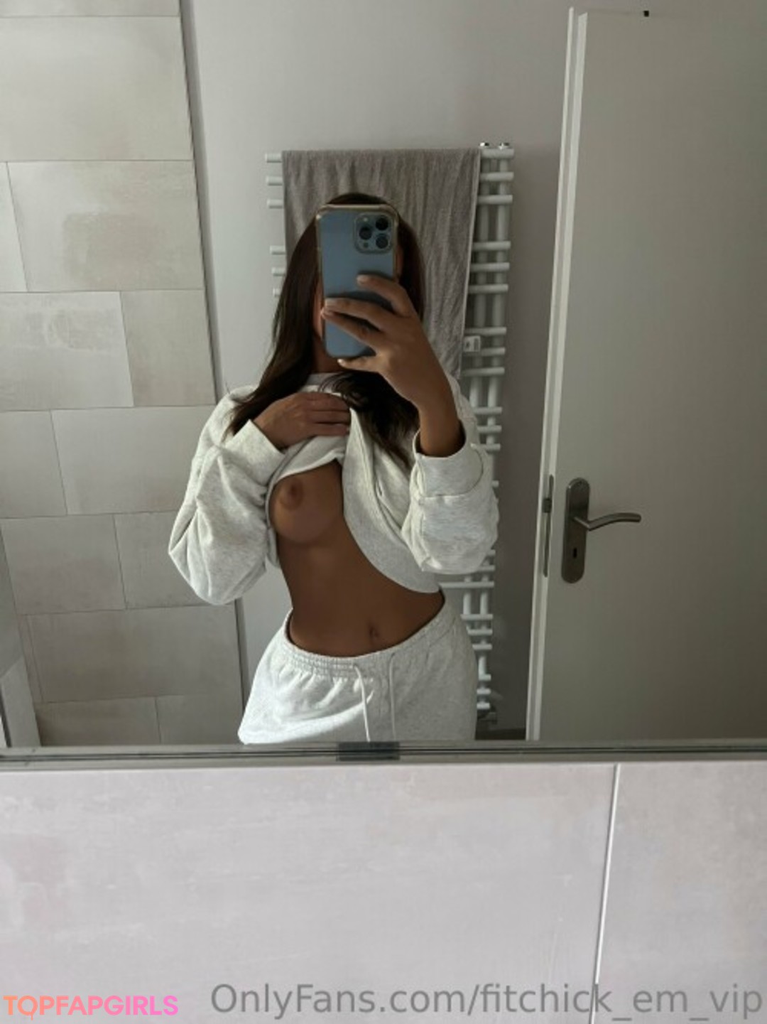 Naakte gelekte OnlyFans-foto van Mina Veneta #396