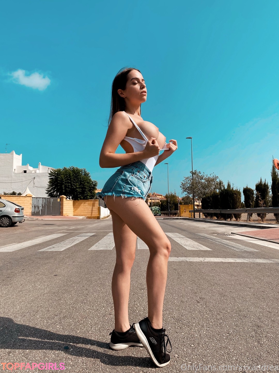 Naakte gelekte OnlyFans-foto van Andrea Perez #13