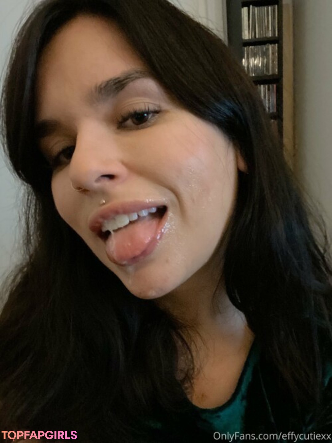 Naakte gelekte OnlyFans-foto van Effy Cutie #585