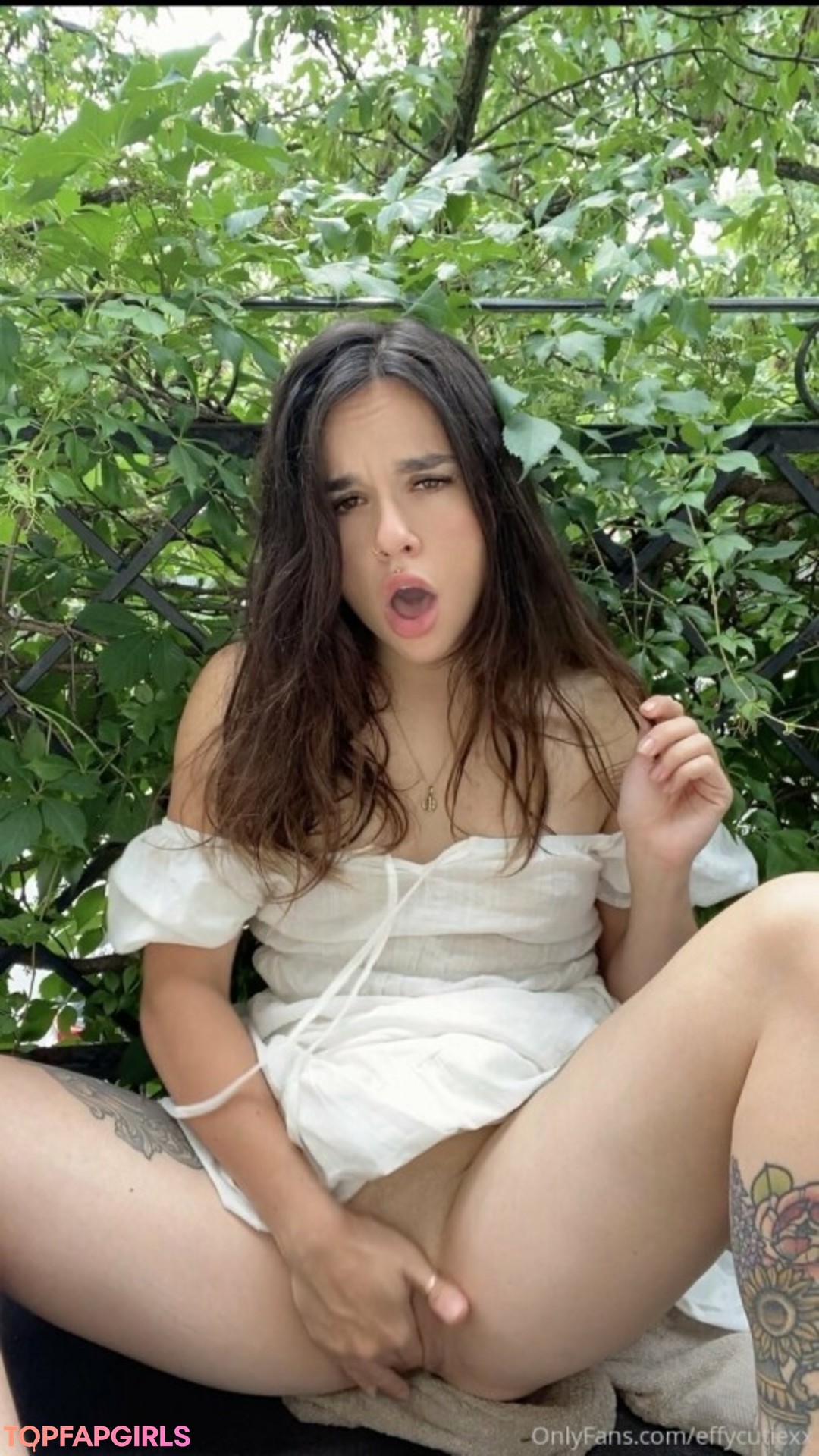 Naakte gelekte OnlyFans-foto van Effy Cutie #61