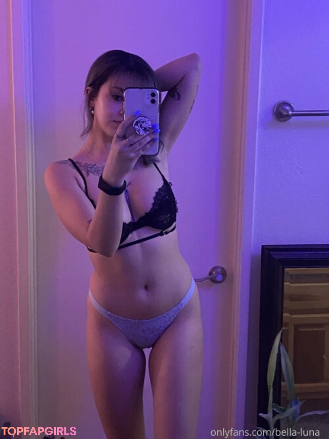 Naakte gelekte OnlyFans-foto van Bella Luna #228