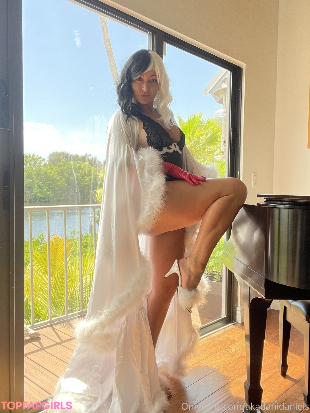 Naakte gelekte OnlyFans-foto van Dani Daniels #2417