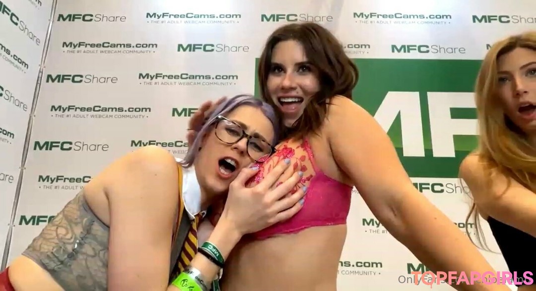 Naakte gelekte OnlyFans-foto van Chloe Lamb #97