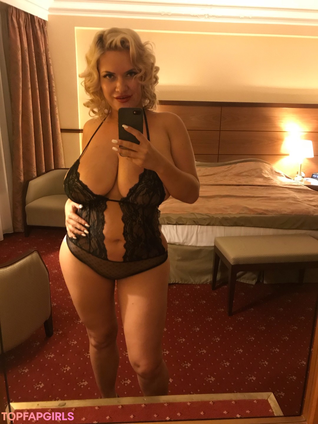 Naakte gelekte OnlyFans-foto van Olyria Roy #22