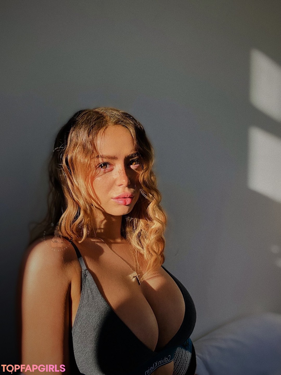 Naakte gelekte OnlyFans-foto van Becsoph #125