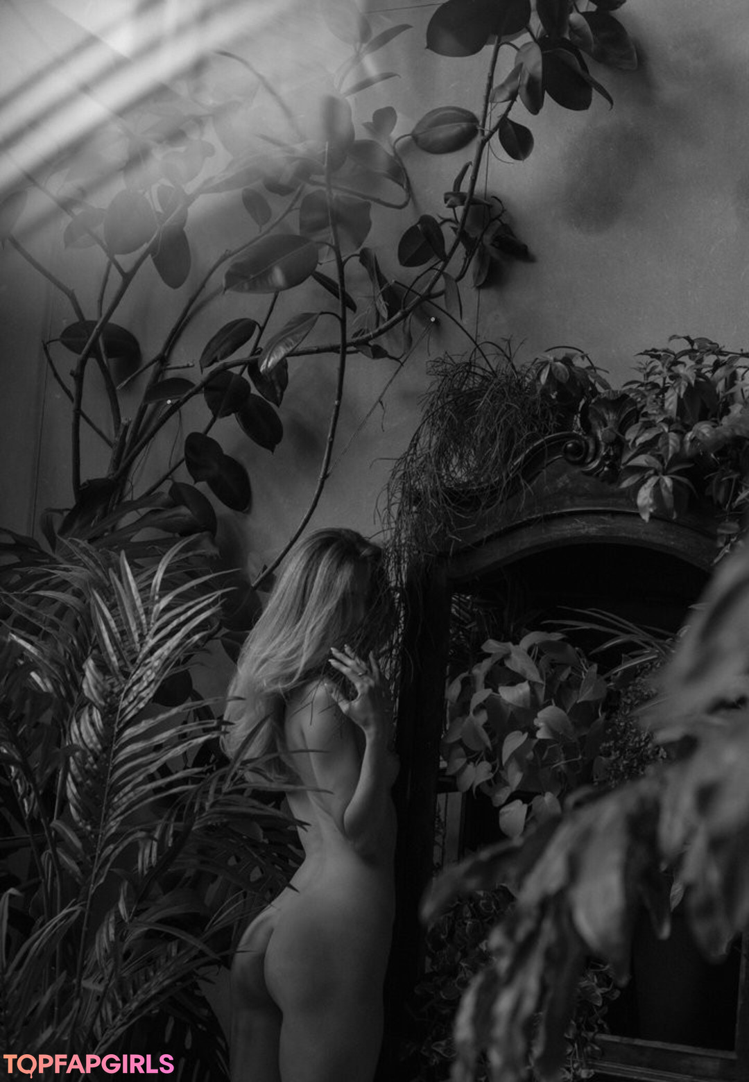 Naakte gelekte OnlyFans-foto van Anna Tsaralunga #773