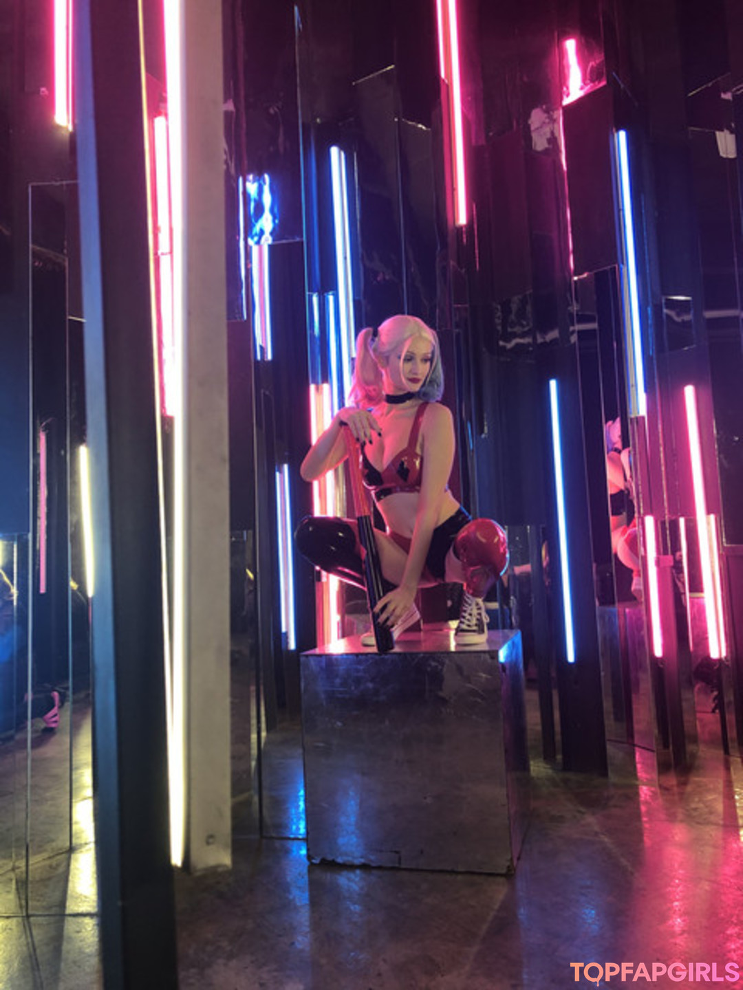 Naakte gelekte OnlyFans-foto van Tniwe #705