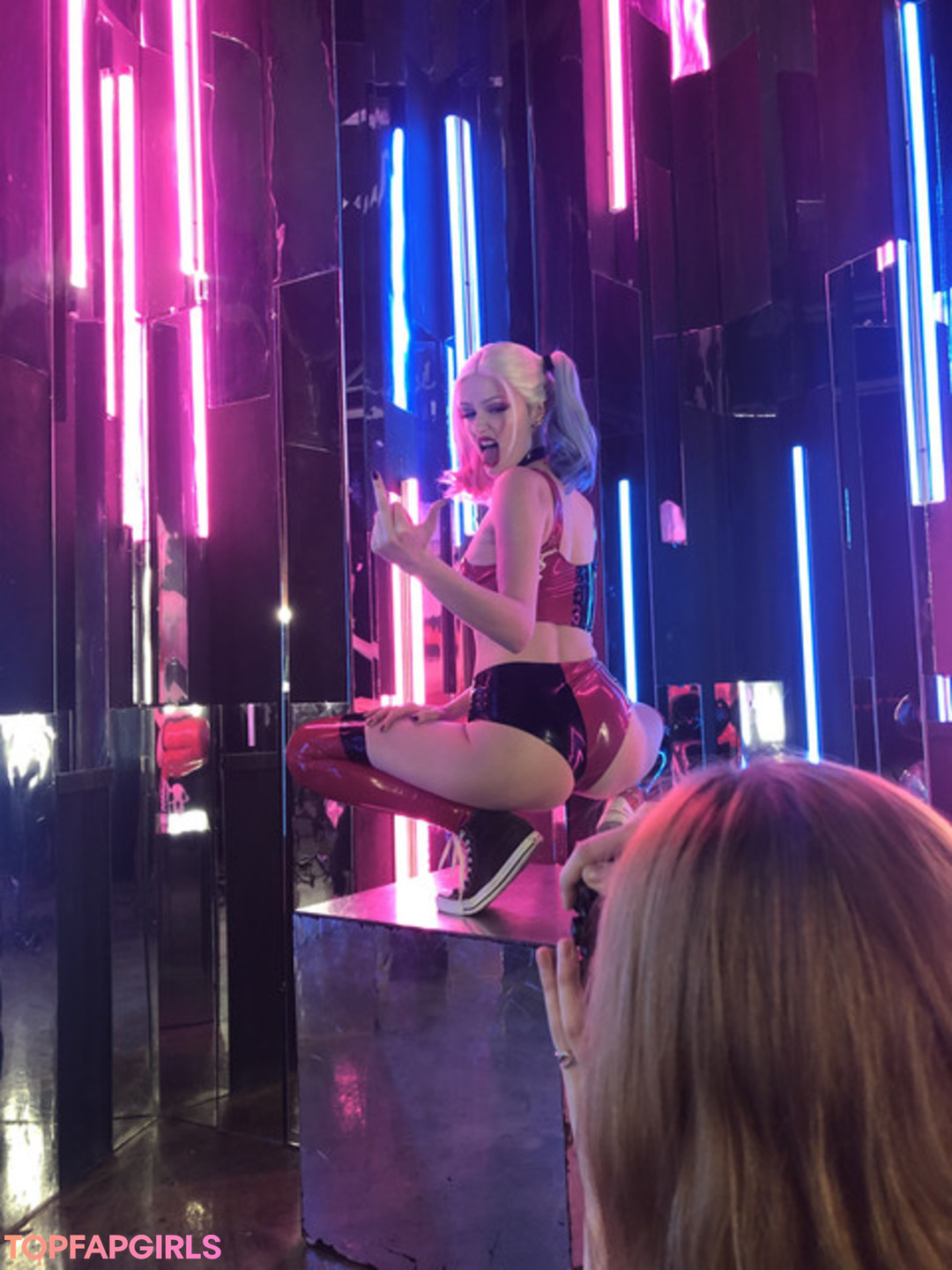 Naakte gelekte OnlyFans-foto van Tniwe #709