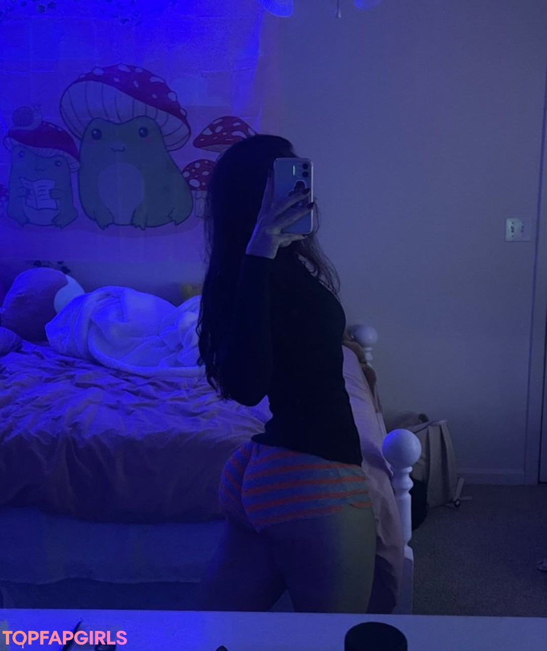 Naakte gelekte OnlyFans-foto van Ovwvou #77