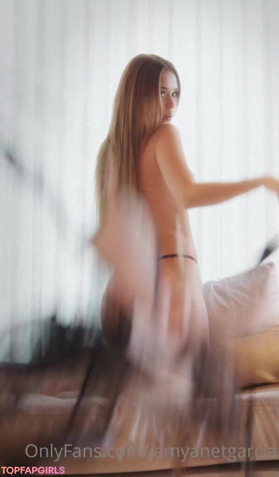 Naakte gelekte OnlyFans-foto van Yanet Garcia #947