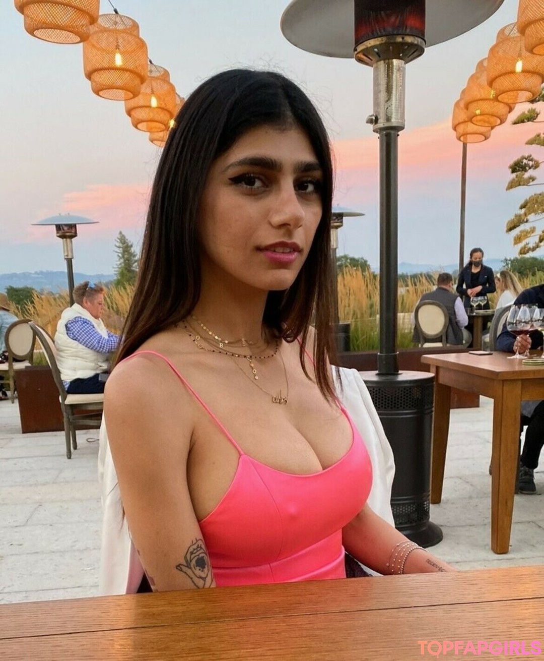Naakte gelekte OnlyFans-foto van Mia Khalifa #1355