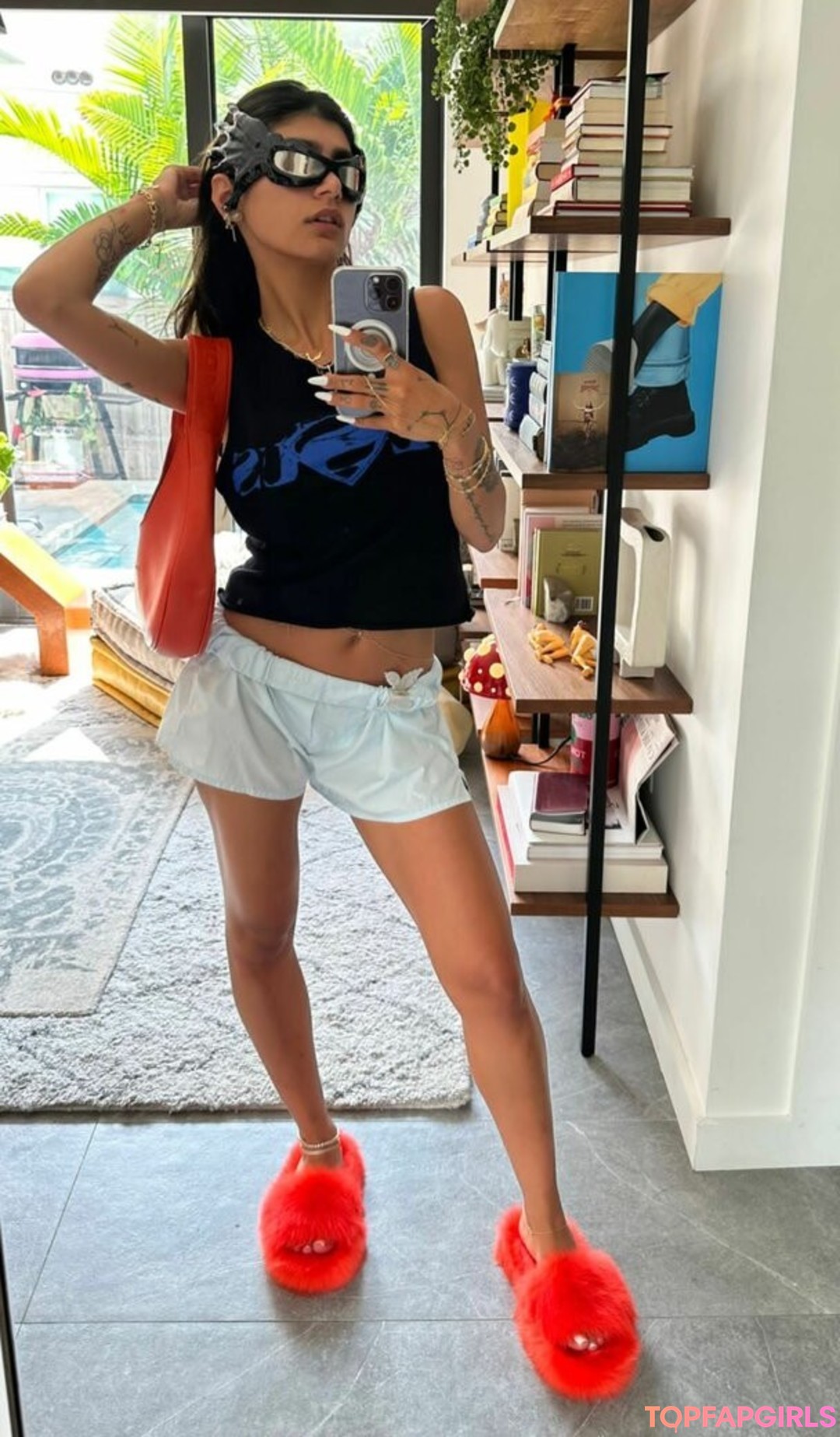 Naakte gelekte OnlyFans-foto van Mia Khalifa #2214