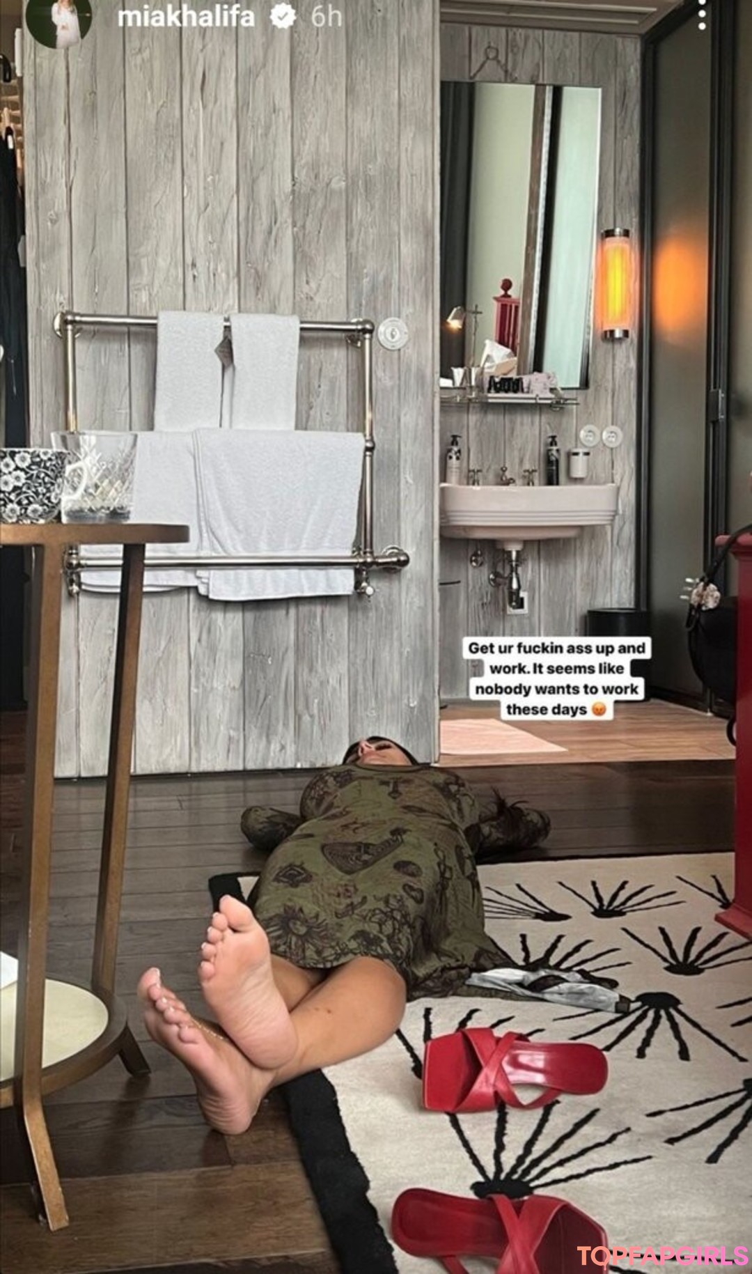 Naakte gelekte OnlyFans-foto van Mia Khalifa #2246