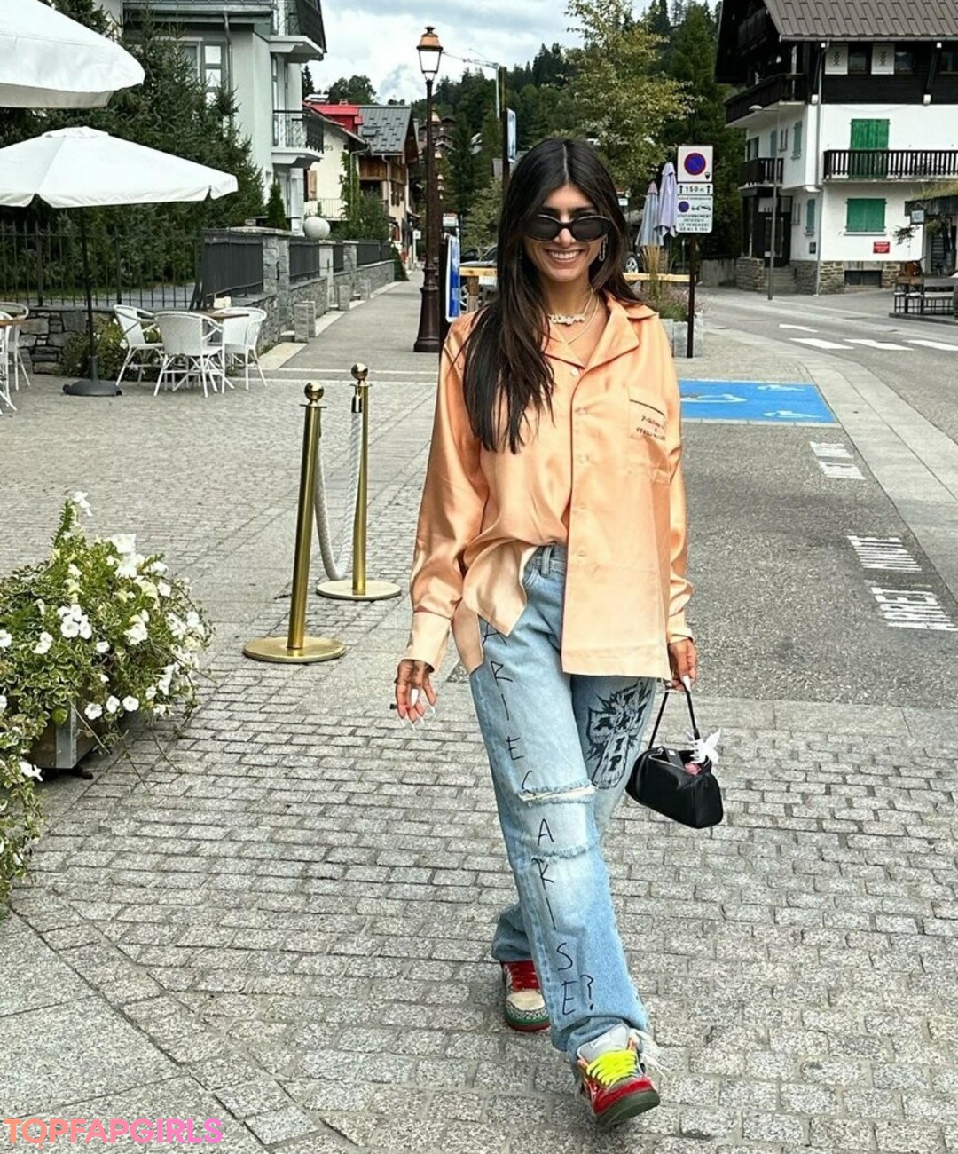 Naakte gelekte OnlyFans-foto van Mia Khalifa #2318
