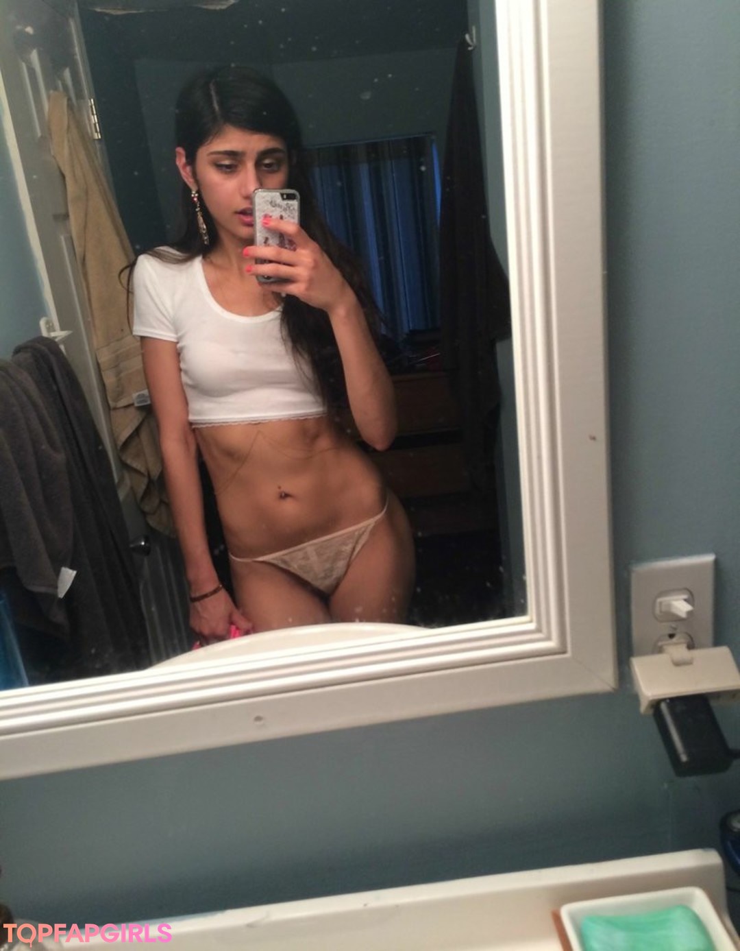 Naakte gelekte OnlyFans-foto van Mia Khalifa #512