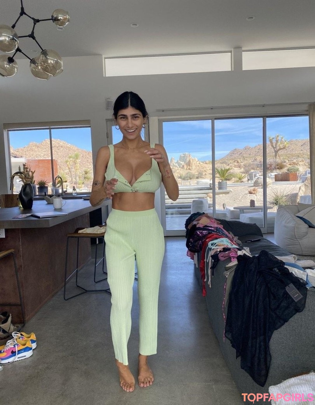 Naakte gelekte OnlyFans-foto van Mia Khalifa #392