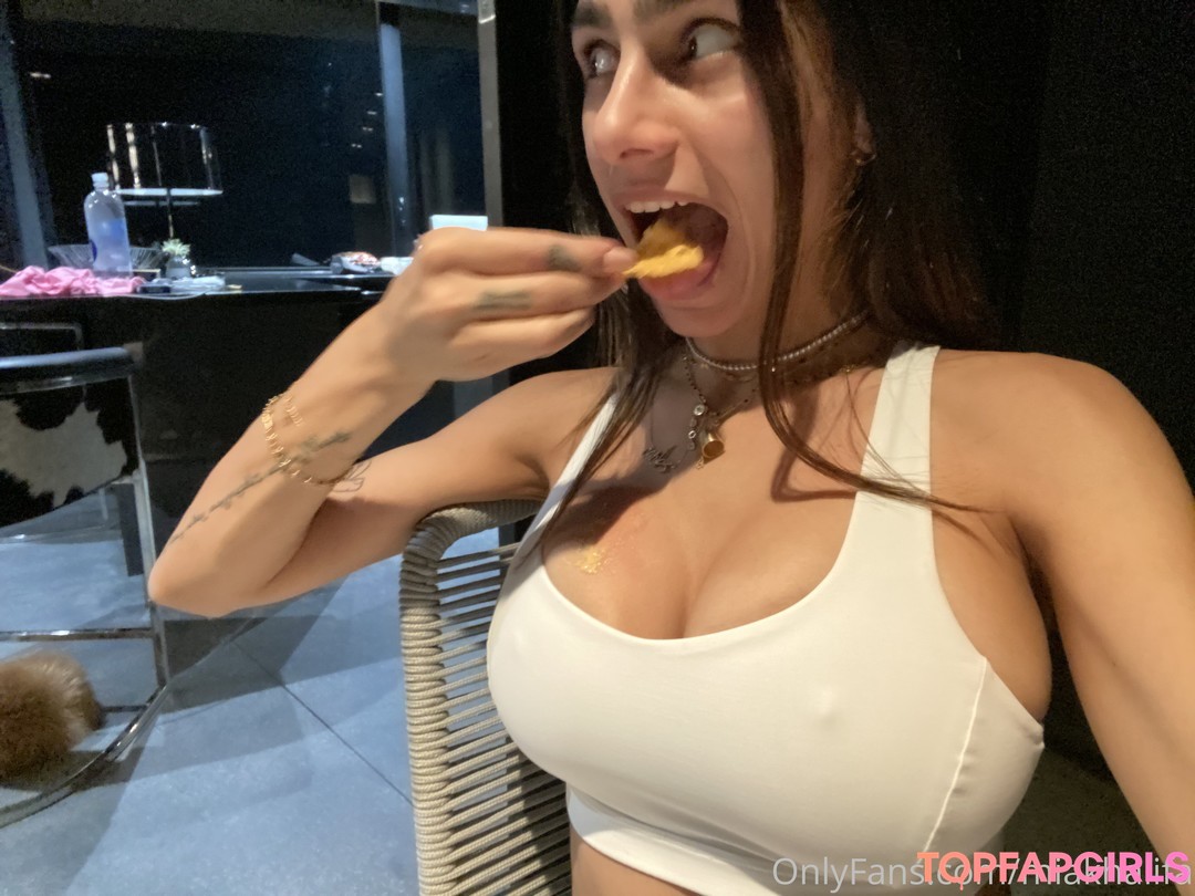 Naakte gelekte OnlyFans-foto van Mia Khalifa #73
