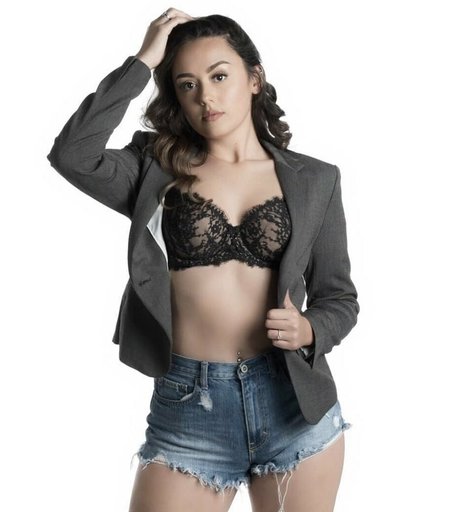Naakte gelekte OnlyFans-foto van Allythebabe