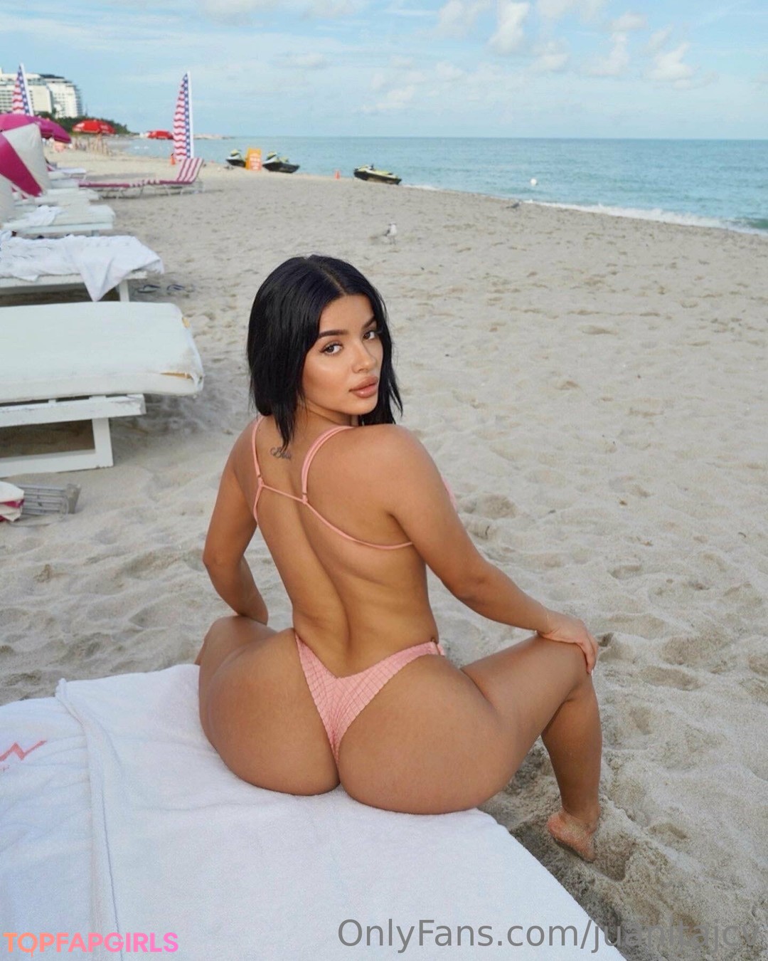 Naakte gelekte OnlyFans-foto van Juanita Belle #244