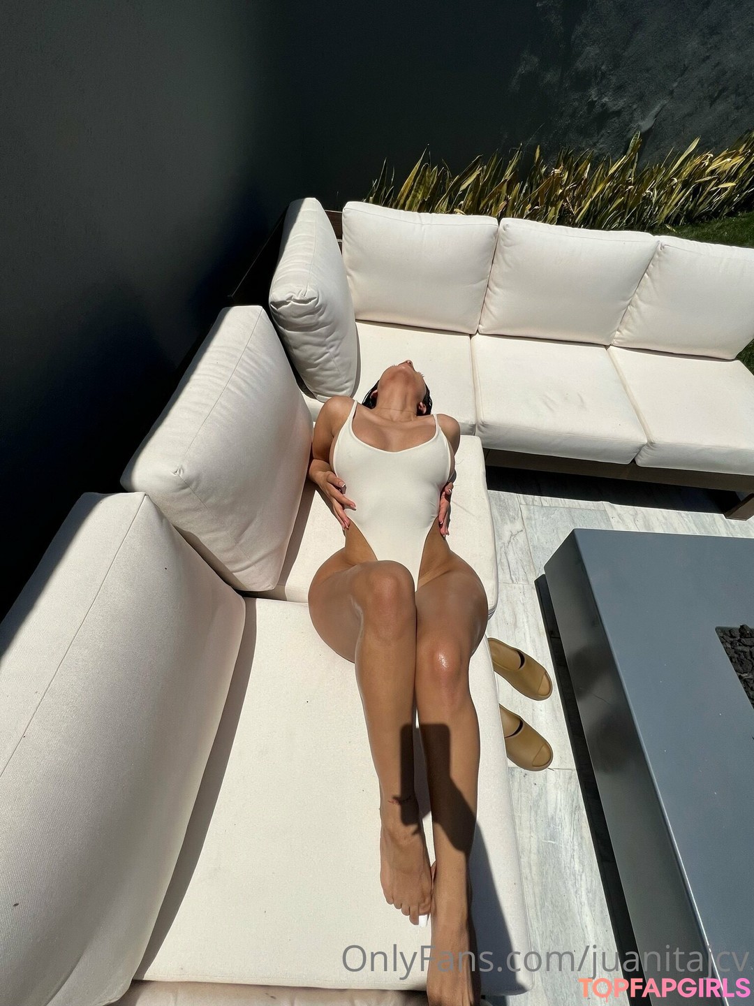 Naakte gelekte OnlyFans-foto van Juanita Belle #340