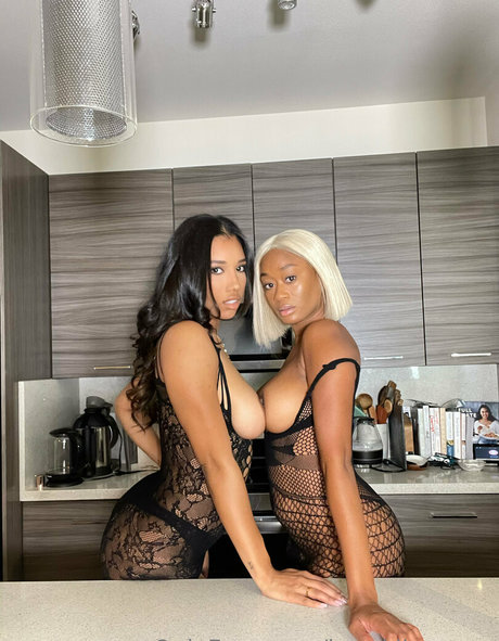 Naakte gelekte OnlyFans-foto van Brookliyn Wren