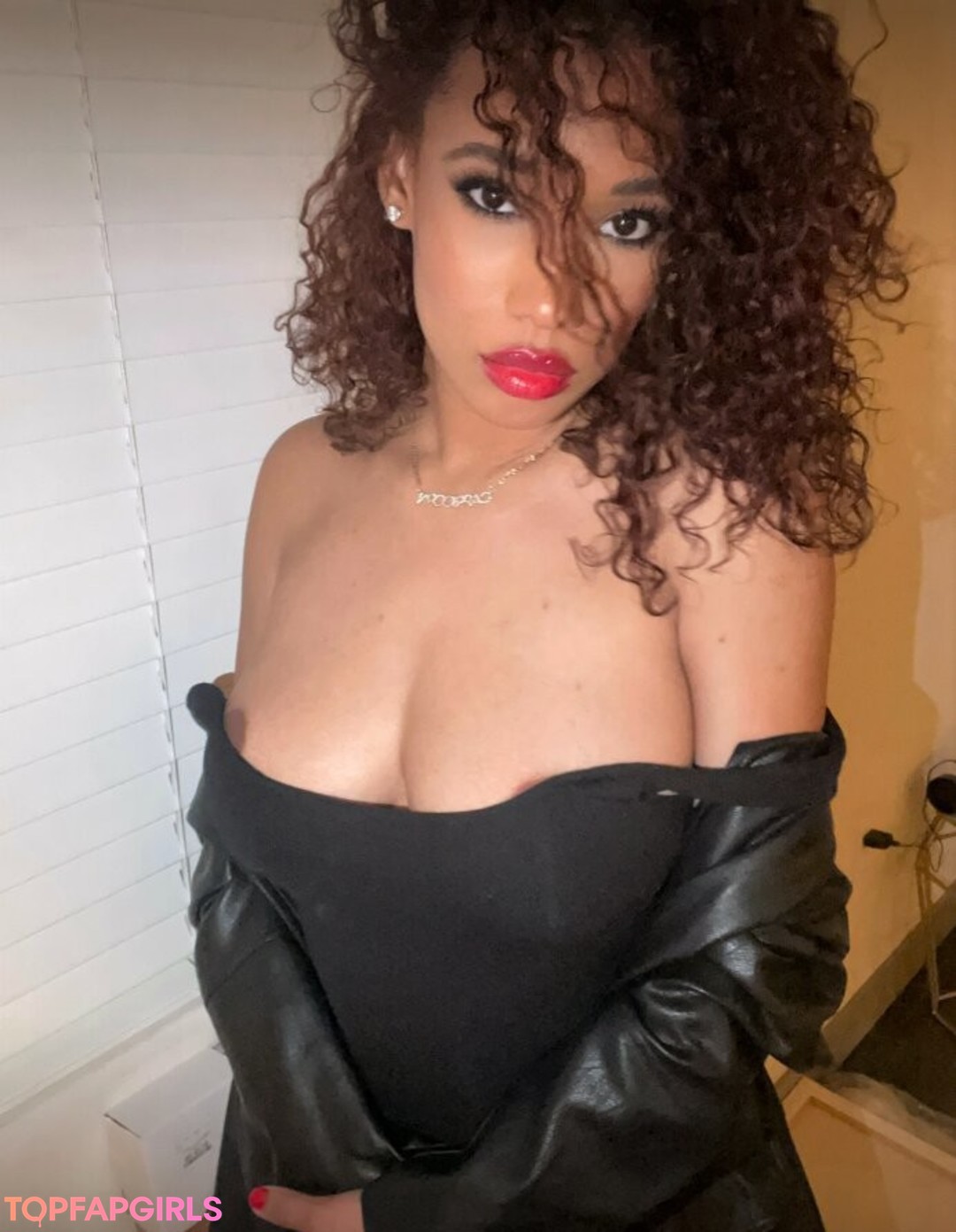 Naakte gelekte OnlyFans-foto van Brookliyn Wren #825