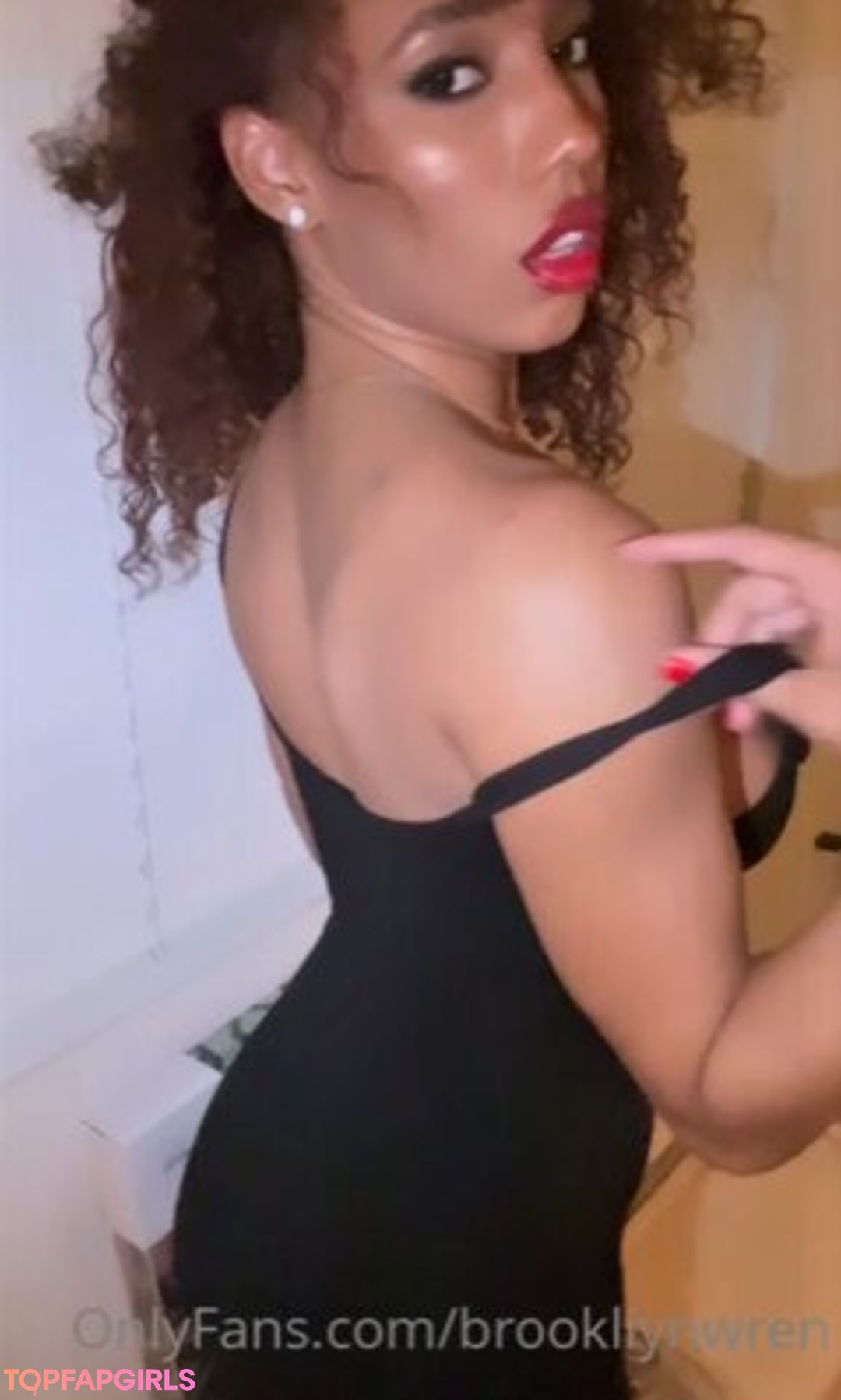 Naakte gelekte OnlyFans-foto van Brookliyn Wren #837