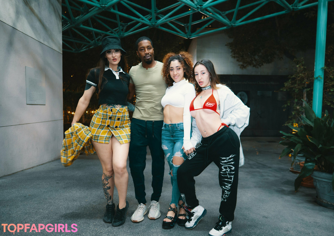 Naakte gelekte OnlyFans-foto van Kira Perez #77