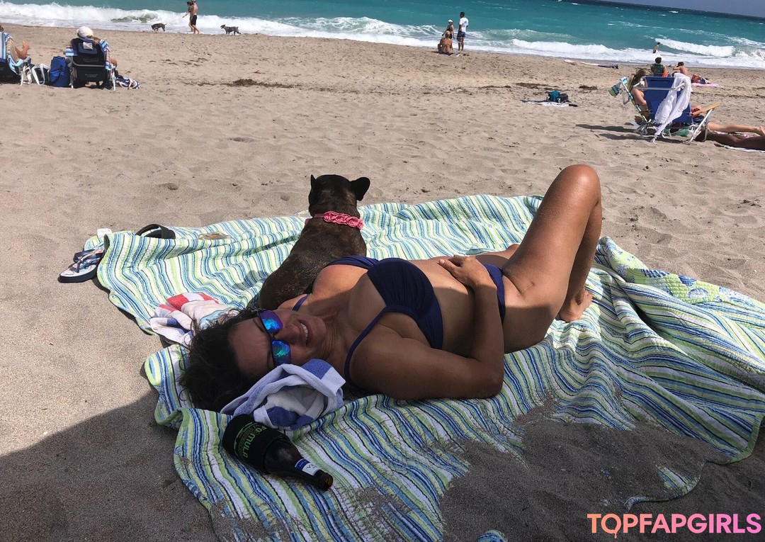 Naakte gelekte OnlyFans-foto van Persia Monir #93