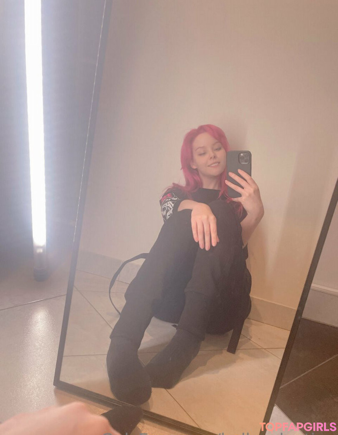 Naakte gelekte OnlyFans-foto van Disharmonica #7234