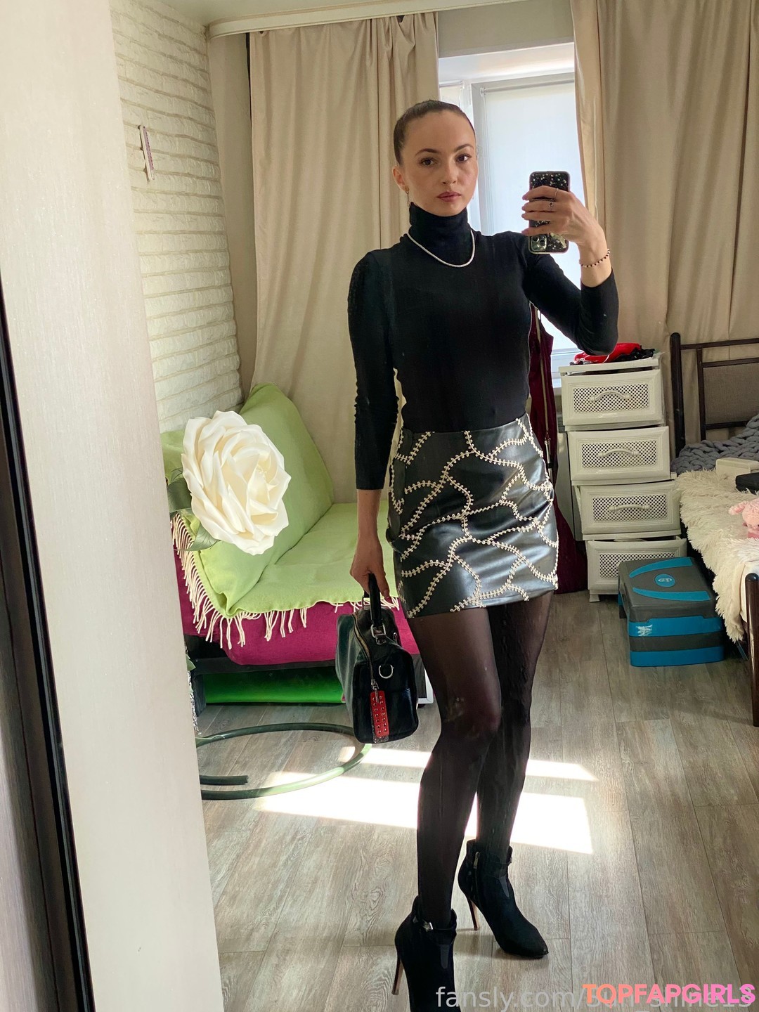 Naakte gelekte OnlyFans-foto van Sun13shine #97