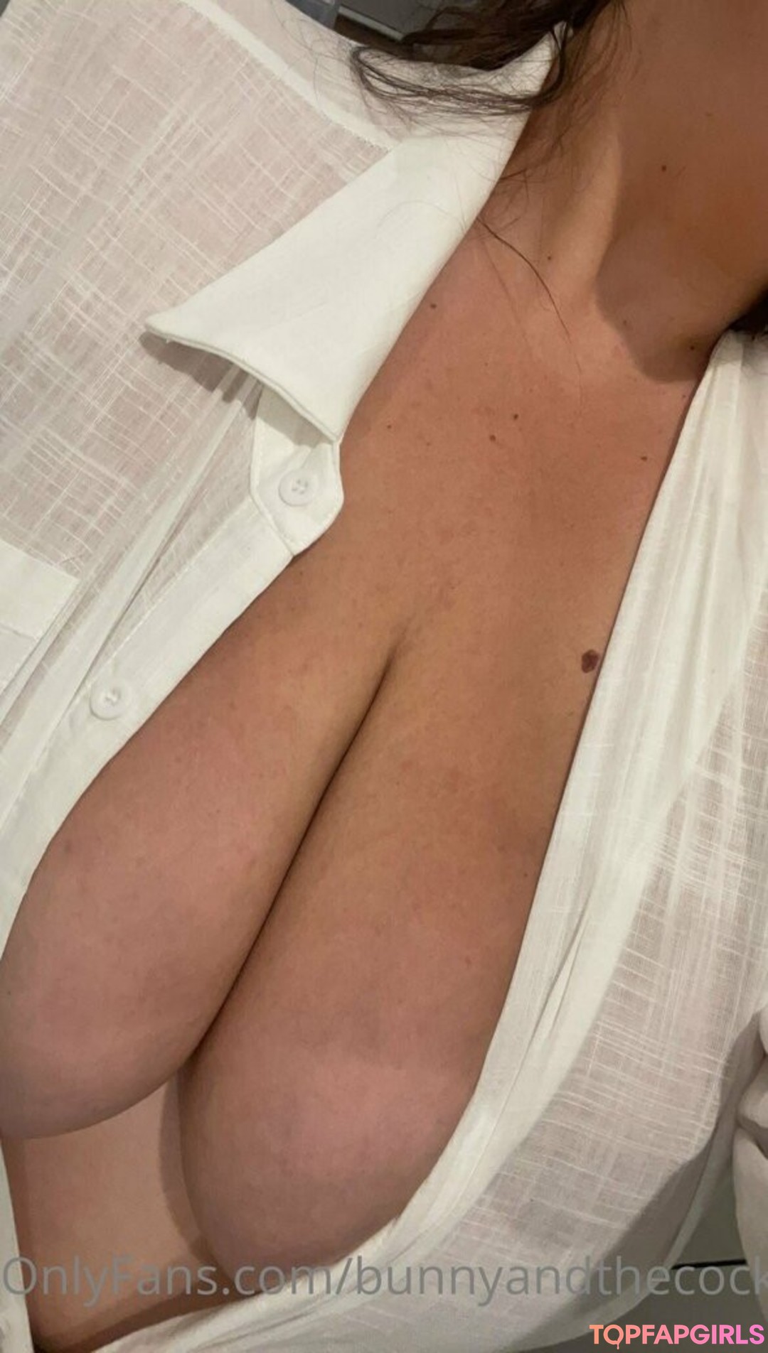 Naakte gelekte OnlyFans-foto van Bunny And The Cock #179