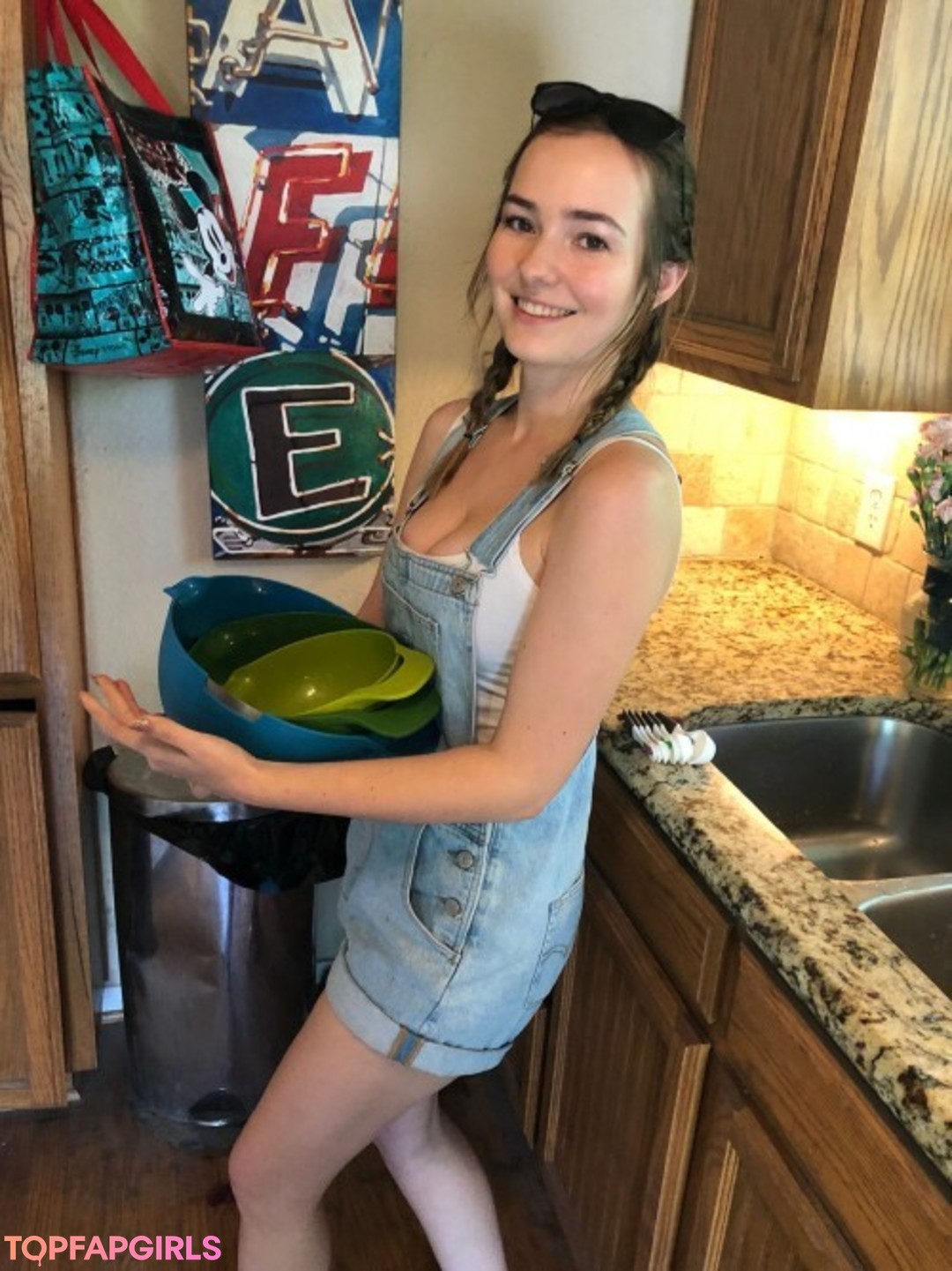 Naakte gelekte OnlyFans-foto van Omgcosplay #1463