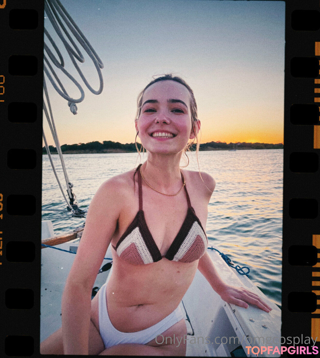 Naakte gelekte OnlyFans-foto van Omgcosplay #214