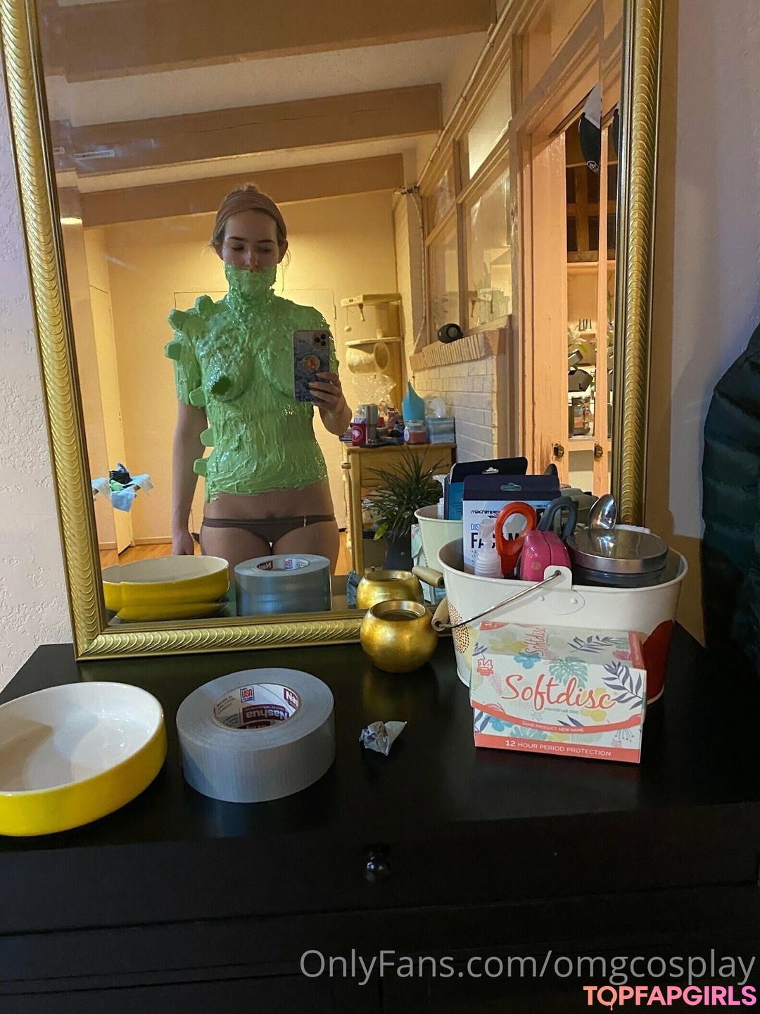 Naakte gelekte OnlyFans-foto van Omgcosplay #351