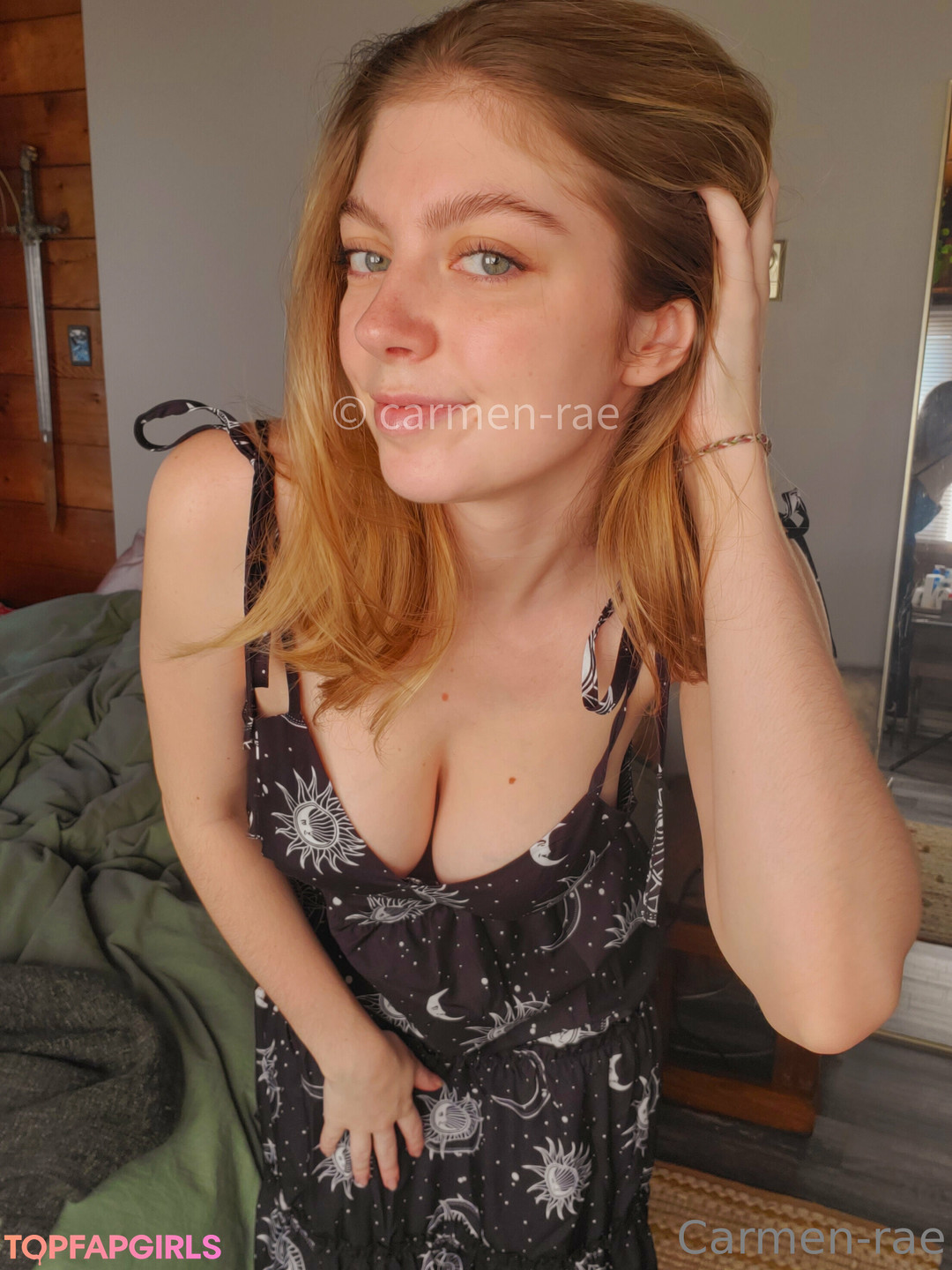 Naakte gelekte OnlyFans-foto van Carmenrae #1801