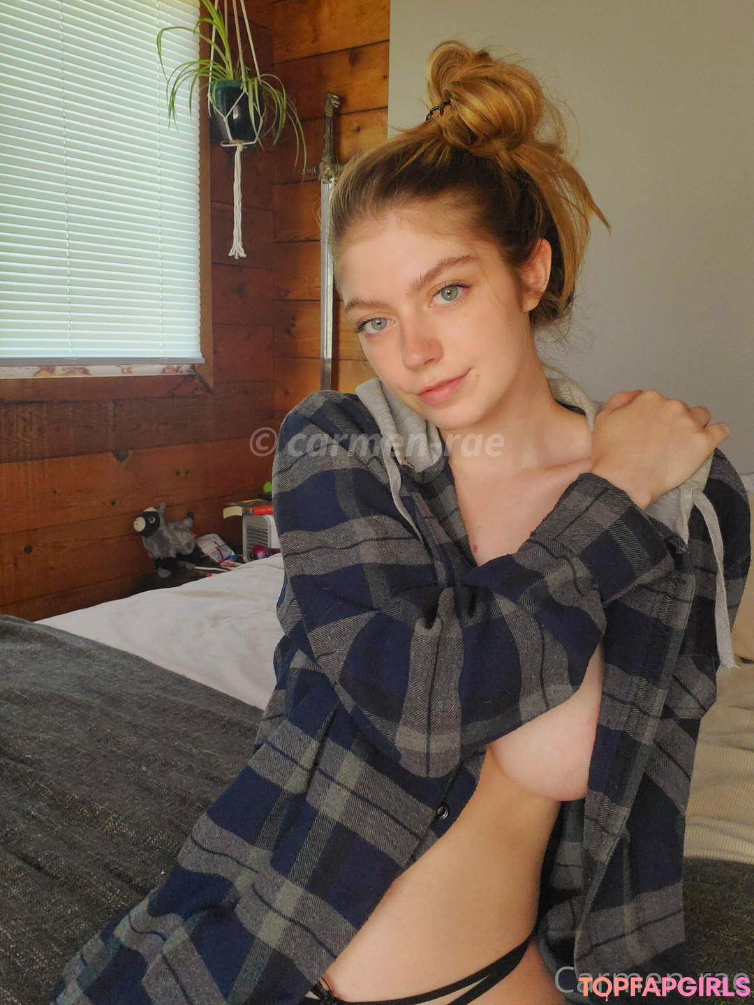 Naakte gelekte OnlyFans-foto van Carmenrae #2163