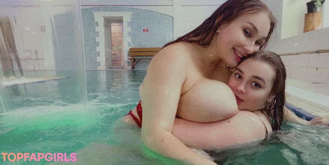 Naakte gelekte OnlyFans-foto van Cheryl Blossom #642