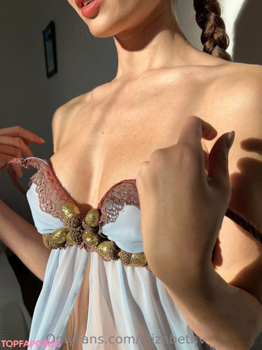 Naakte gelekte OnlyFans-foto van Elizabeth Vasilenko #275